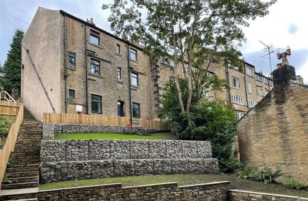 2 bedroom terraced house to rent - Photo 4