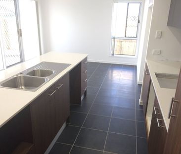 STUNNING 4 BEDROOM HOME - Photo 6