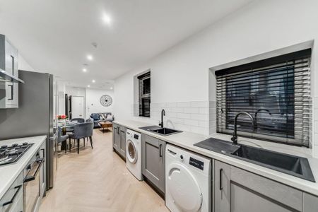 6 bedroom house to rent - Photo 3