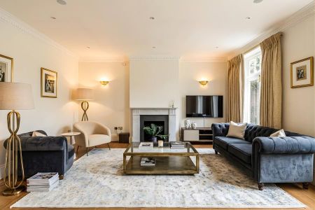 7 bedroom detached house to rent - Photo 2