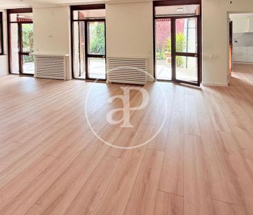 Luxury Villa for rent in Hortaleza, Chamartin, Autonomous Region of... - Photo 2