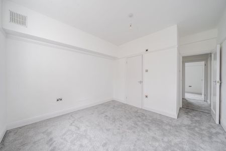 3 bedroom flat to rent - Photo 2