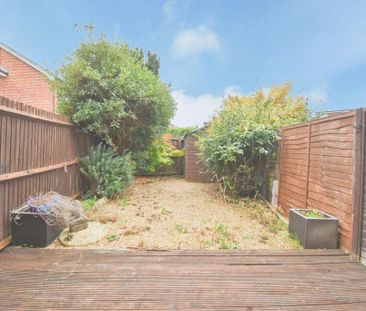 2 bedroom end of terrace house to rent - Photo 1