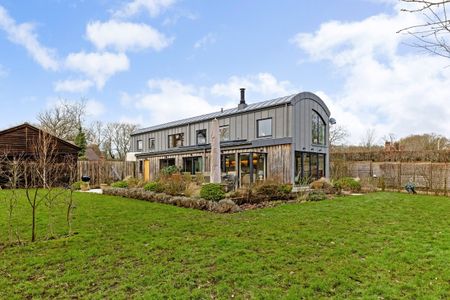 4 bedroom barn to rent - Photo 2