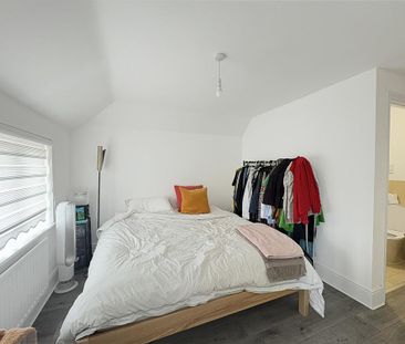 4 bedroom detached house to rent - Photo 4