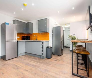 6 bedroom semi-detached house to rent - Photo 5