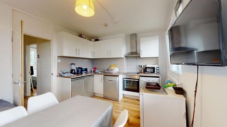 22 Corringham House (ii) – Room 3 - Photo 4