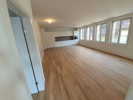 Modern Old Town Apartment - Photo 2