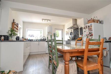 3 bedroom terraced house to rent - Photo 4