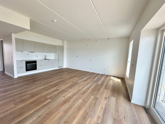 Skøn 3-værelses lejlighed med panoramaudsigt og altan - Photo 1