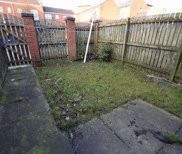 2 bedroom semi-detached house to rent - Photo 4
