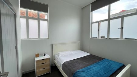 Semi-furnished Central Apartment Available for Rent - Photo 2