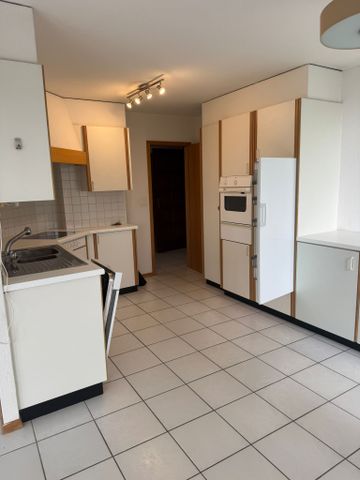Spacieux 3.5p avec balcon et cheminée à louer à Crissier - Photo 4