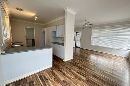 NEAT & TIDY HOME! - Photo 3