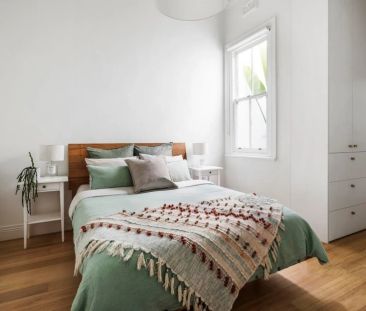 Great Location and Architect Designed - Photo 4