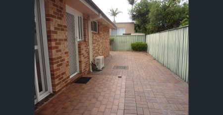 Spacious & stunning villa in prime location! - Photo 3