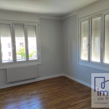 Location appartement t3 77 m² à Saint-Symphorien-sur-Coise (69590) - Photo 3