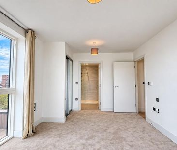 3 bedroom flat to rent - Photo 5