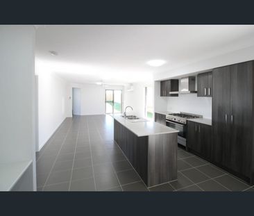 13 Felicity St, Morayfield, Qld 4506 - Photo 4