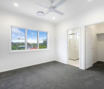 Sleek & Modern Newly Built Home - Photo 1