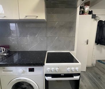 Room in a Shared House, St. Marys Road, NW10 - Photo 6