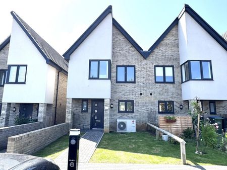 3 bedroom end of terrace house to rent - Photo 2