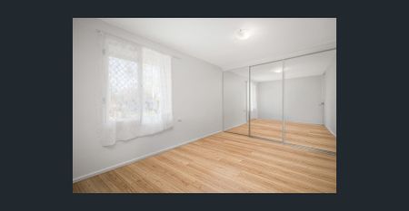 Comfortable 3-Bedroom Home in a Quiet Bidwill Location!! - Photo 5