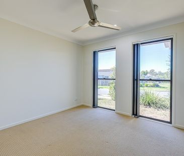 Beautiful Four Bedroom Home In Walking Distance to Pimpama College! - Photo 2