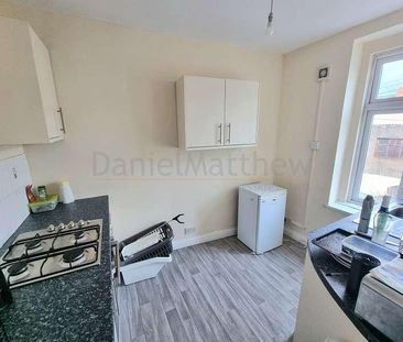 Vere Street, Barry, The Vale Of Glamorgan, CF63 - Photo 1