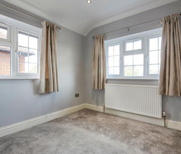 4 bedroom semi-detached house to rent - Photo 3