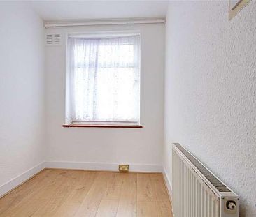 Bullsmoor Close, Waltham Cross, EN8 - Photo 3