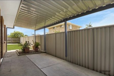 RENOVATED TWO BEDROOM DUPLEX WITH HUGE YARD - WALK TO BEACH! - Photo 4