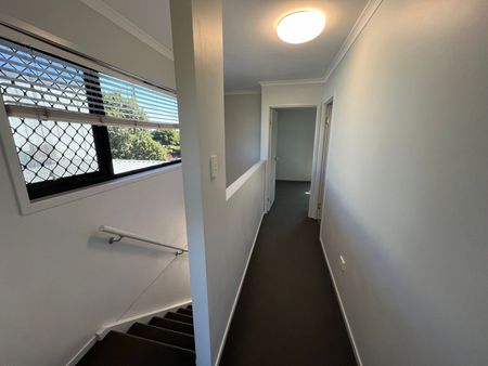 6/2 Makybe Diva Drive, 4740, Ooralea Qld - Photo 3