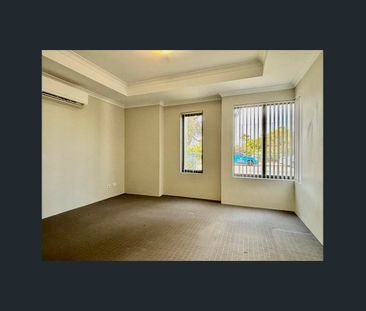 Spacious Family Living in a Prime Butler Location! - Photo 3