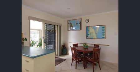 Furnished at the beach - Photo 3