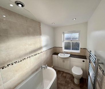 3 bedroom detached house to rent - Photo 4