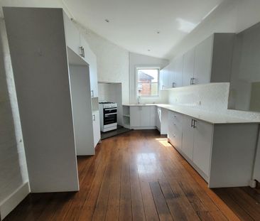 Beautifully Presented Double Brick Home - Photo 4