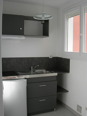 Location Appartement 1 pièce 28m² - Photo 2