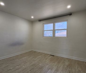 For Lease - 235 Penn Avenue, Newmarket, Ontario - Photo 4