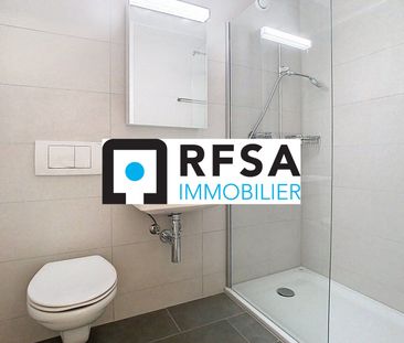 SUPERBE APPARTEMENT 3.5 PCES ENTIEREMENT RENOVE DE 100M2 - Foto 1