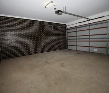 Almost brand new townhouse in ALTONA BEACH - Photo 4