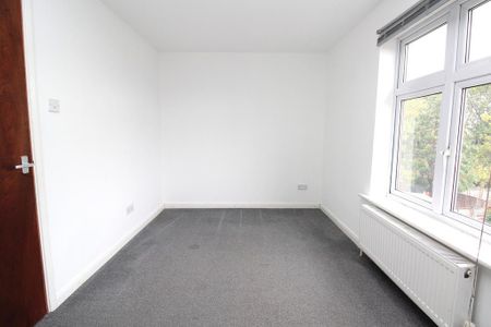 2 bedroom end of terrace house to rent - Photo 2