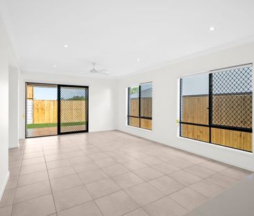 Beautiful Home in Pebble Creek Estate! - Photo 3