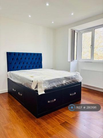 1 bedroom in a house share to rent - Photo 2