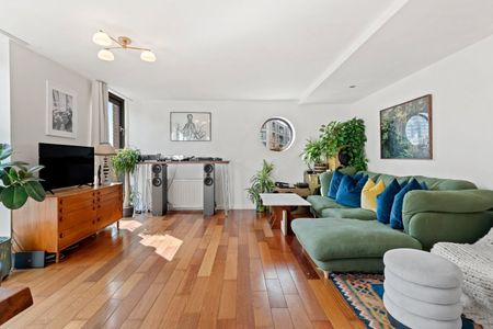 Lanesborough Court, 1 Fanshaw Street, London, N1 - Photo 2