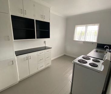 LOCATION IS EXCELLENT !! - Photo 6