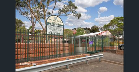 MODERN TWO-BEDROOM APARTMENT with LIFT ACCESS & SECURE PARKING - Photo 4