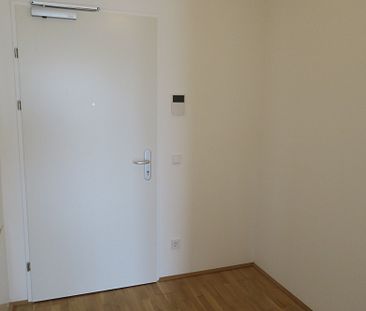 2-Zimmer-Wohnung in bester Lage mit ca. 8,5 m² LOGGIA! - Photo 3