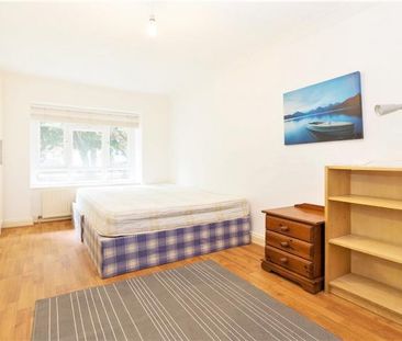 2 Bedroom, 1 bath, 1 reception Flat - Photo 4