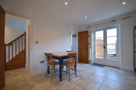 3 bedroom semi-detached house to rent - Photo 4